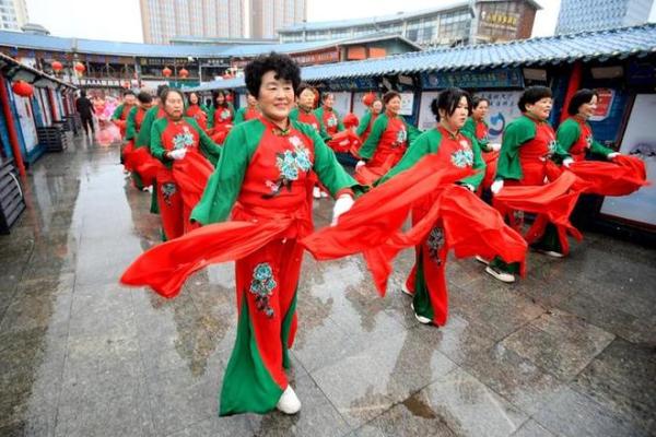 丝路花雨中的民俗盛宴：2016新疆节日掠影